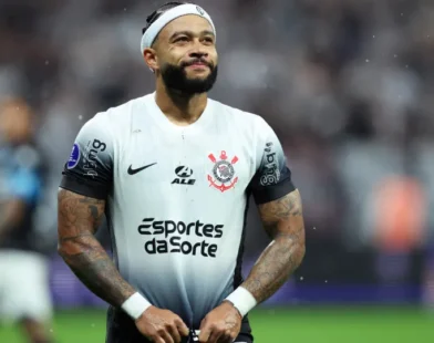 Decisivo, Memphis soma premiação milionária e deixa futuro em aberto no Corinthians