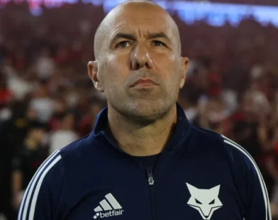 Em lágrimas, Leonardo Jardim anuncia pausa na carreira: "Saúde mental..."