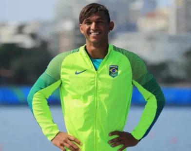 Flamengo acaba com canoagem e dispensa Isaquias Queiroz