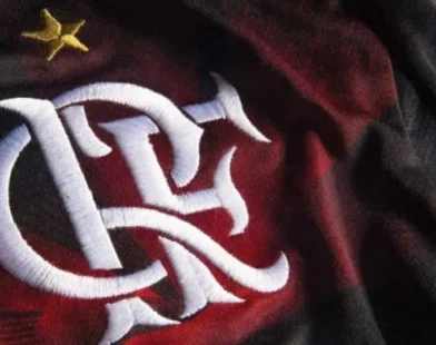 Vitão já assinou com o Flamengo e será apresentado após chegada de diretor