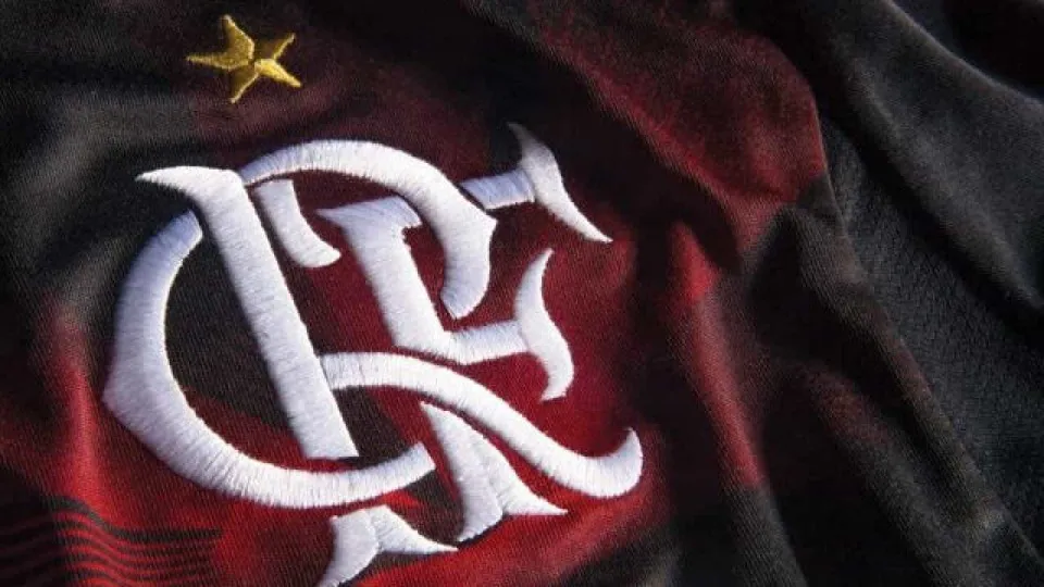 Vitão já assinou com o Flamengo e será apresentado após chegada de diretor