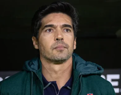 "É um problema da sociedade". Abel Ferreira comenta 'caso Prestianni'