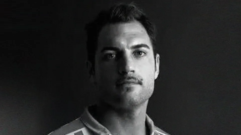 Ex-zagueiro italiano morre aos 39 anos; jornal fala em 'doença incurável'