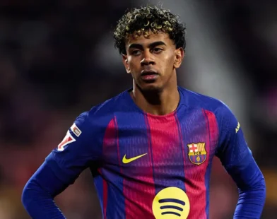 Yamal perde pênalti, Barça perde para o Girona de virada, e Real vira líder