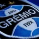 Grêmio aproveita expulsão, vence Grenal 450 e fica perto do título gaúcho