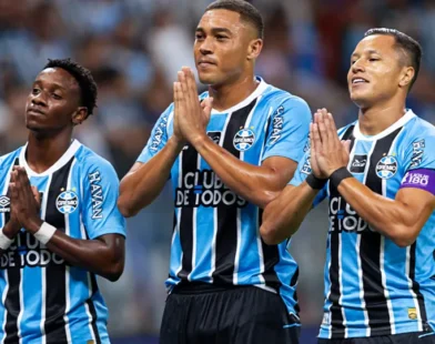 Grêmio visita a Chapecoense para encostar nos líderes do Brasileirão