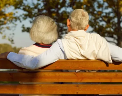 Neurologista alerta para 7 sintomas iniciais da doença de Alzheimer