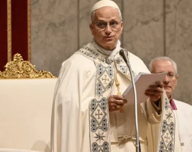 Papa não quer que padres usem IA para escreverem sermões