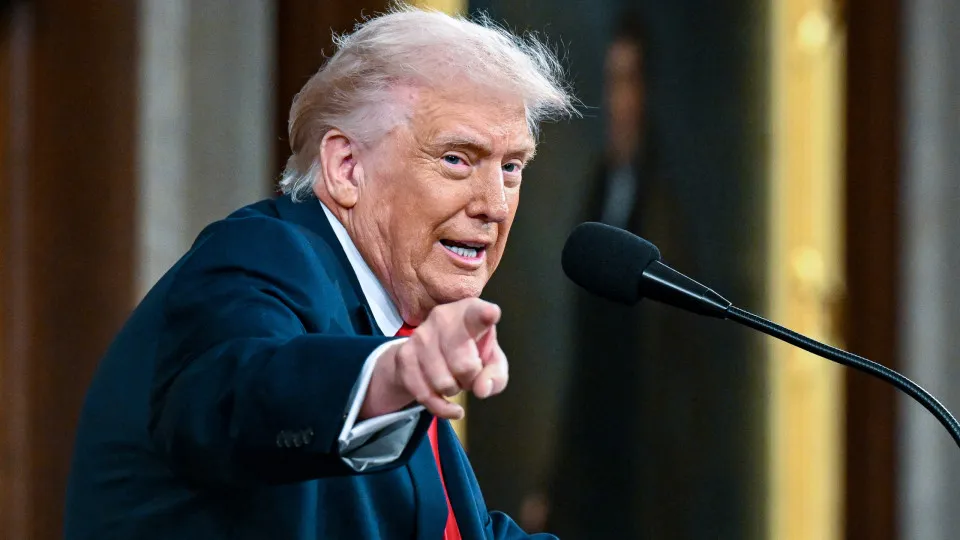 Trump diz que Irã não deve participar da Copa por 'sua própria vida e segurança'