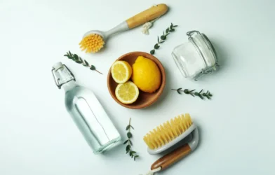 10 maneiras de usar limão para limpar a casa de forma natural