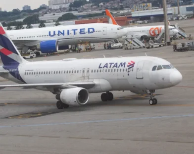 Após problemas técnicos, avião voa em círculos e precisa retornar ao aeroporto de Guarulhos