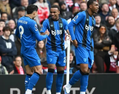 Arsenal perde para Bournemouth, reacende o City e deixa título da Premier League em risco