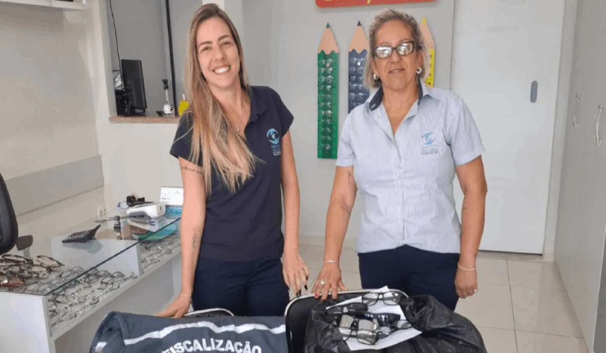 Armações de óculos foram doadas pela Prefeitura de Juiz de Fora à Associação dos Cegos