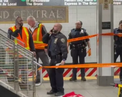 Ataque a faca em estação de NY deixa três feridos e suspeito morto