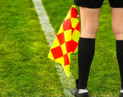 Brasil terá três árbitros, cinco assistentes e um VAR na Copa do Mundo