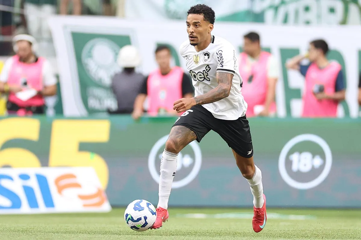 Cruzeiro avalia contratação de juiz-forano ex-Botafogo, mas alto custo é entrave