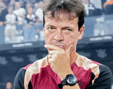 Diniz elogia postura do Corinthians em sequência invicta: 'É um time que tem muita fome'