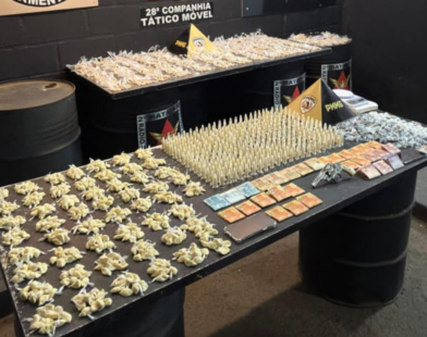 Dois são presos e mais de 6 mil unidades de drogas são apreendidas em bairros de Juiz de Fora