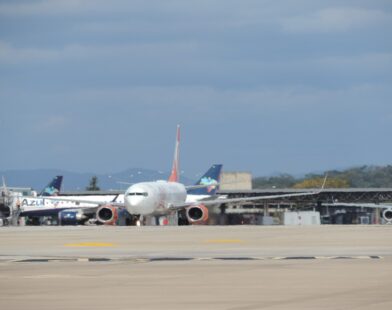Entrada de estrangeiros no Brasil supera 1 milhão em março e atinge maior marca já registrada