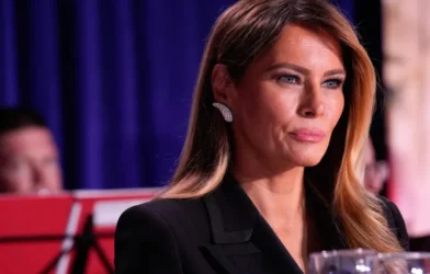 "Expressão de pânico". Reação de Melania após ouvir tiros vira meme