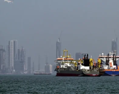 Irã libera transporte de bens humanitários pelo Estreito de Ormuz