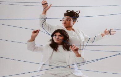 Laura Conceição e Clara Castro lançam álbum “Novelo” nesta quinta (24)