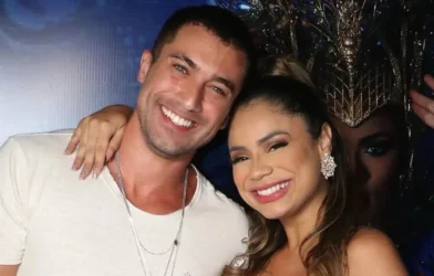 Lexa diz evitar cenas de beijo de Ricardo Vianna na TV: 'Pulo todas'