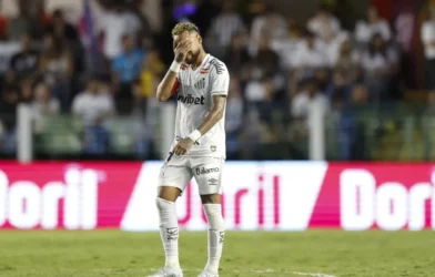 Neymar para na trave, e Santos só empata com Coritiba pela Copa do Brasil