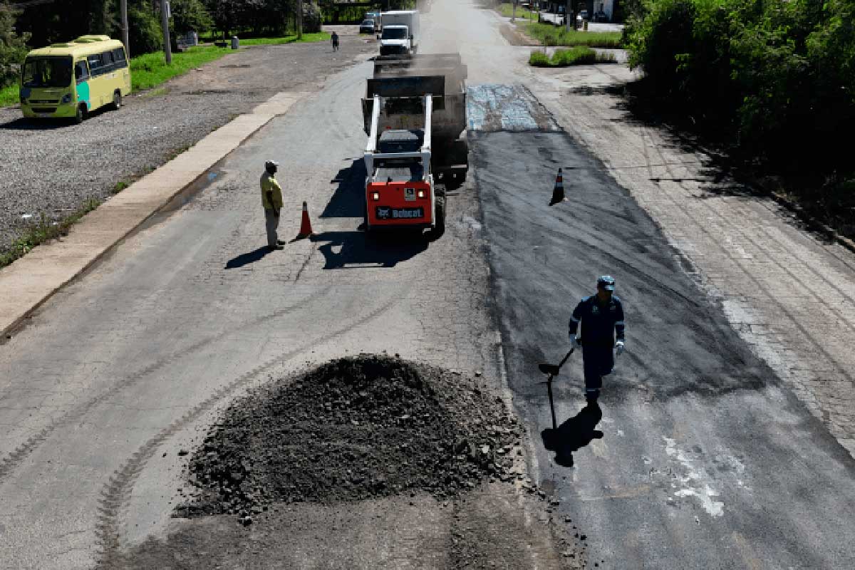 Recapeamento na Avenida JK pode provocar retenções no trânsito em trecho da Zona Norte