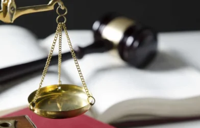 STJ: ministro afastado por assédio sexual, Buzzi mantém salário de R$ 100 mil com penduricalhos