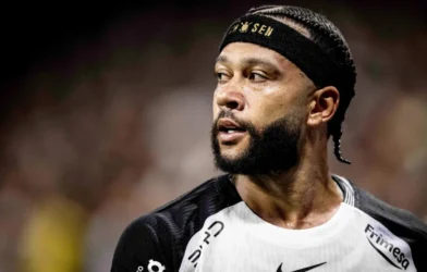 STJD terá sessão 'quente' com julgamento de Memphis por usar celular e Abel