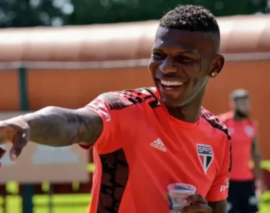 São Paulo notifica Arboleda por rescisão e exige resposta em até 24 horas