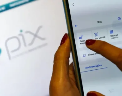 Vírus bancário ataca celulares e sequestra Pix em tempo real