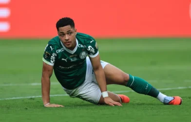 Vitor Roque vai passar por cirurgia e só volta ao Palmeiras após a Copa