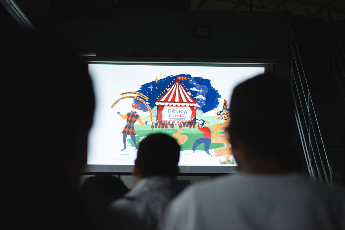 comunidades rurais de Ervália recebem programação gratuita de cinema itinerante