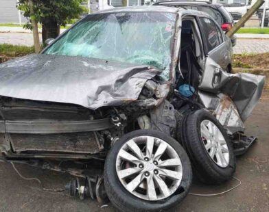 Acidente entre três carros deixa feridos e mobiliza resgate na BR-116
