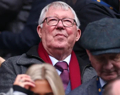 Alex Ferguson se sente mal antes de United x Liverpool e é hospitalizado