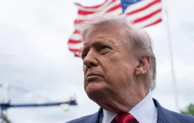 Aliado de Trump faz manobra para impedir votação que limitaria poder de guerra do presidente