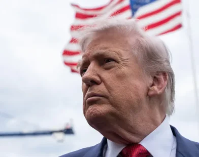 Aliado de Trump faz manobra para impedir votação que limitaria poder de guerra do presidente