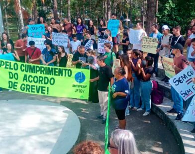 Greve dos TAEs mobiliza estudantes de Odontologia da UFJF