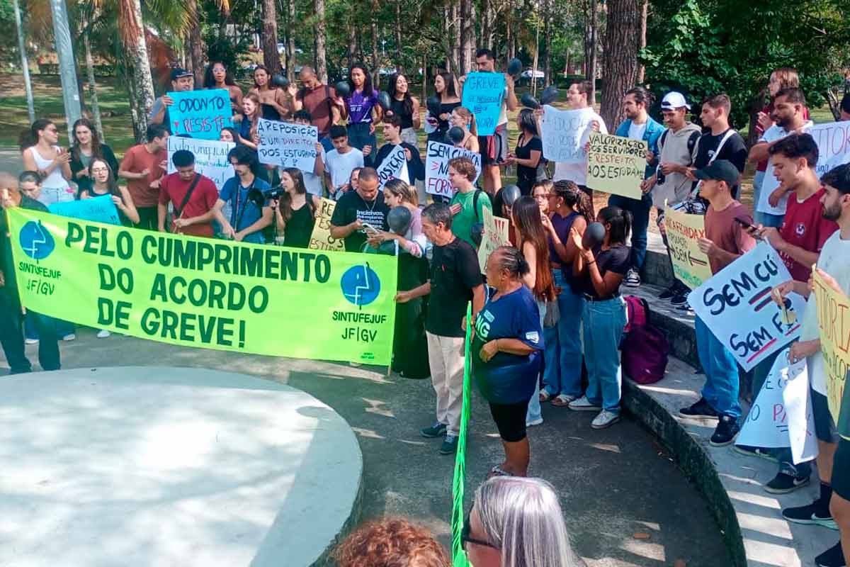 Greve dos TAEs mobiliza estudantes de Odontologia da UFJF
