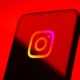 Instagram bloqueou páginas LBTQIA+ no dia da luta contra LGBTfobia, diz entidade