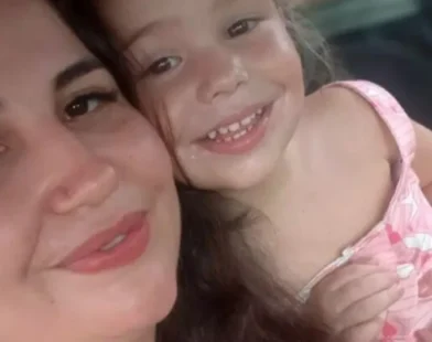 Mãe e filha de 3 anos são achadas mortas em carro submerso em rio do PR