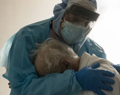 Pandemia de Covid causou 22,1 milhões de mortes, o triplo do registrado inicialmente, diz OMS