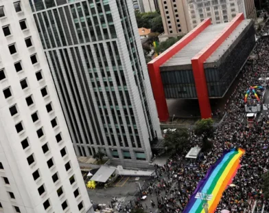 Parada LGBT+ de São Paulo enfrenta desafios e ameaça deixar as ruas