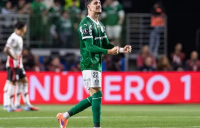 Piquerez avança em recuperação no Palmeiras e mantém sonho da Copa vivo