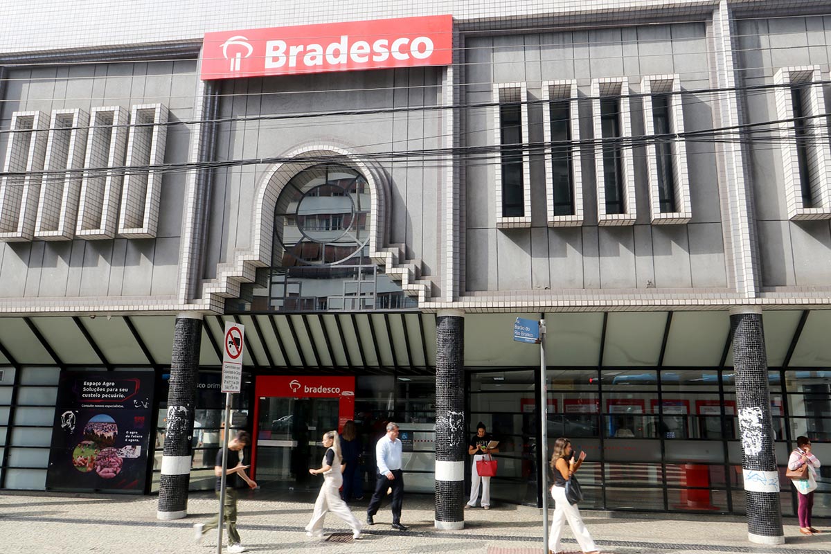 Procon suspende restrições ao Bradesco após plano para reduzir filas em Juiz de Fora