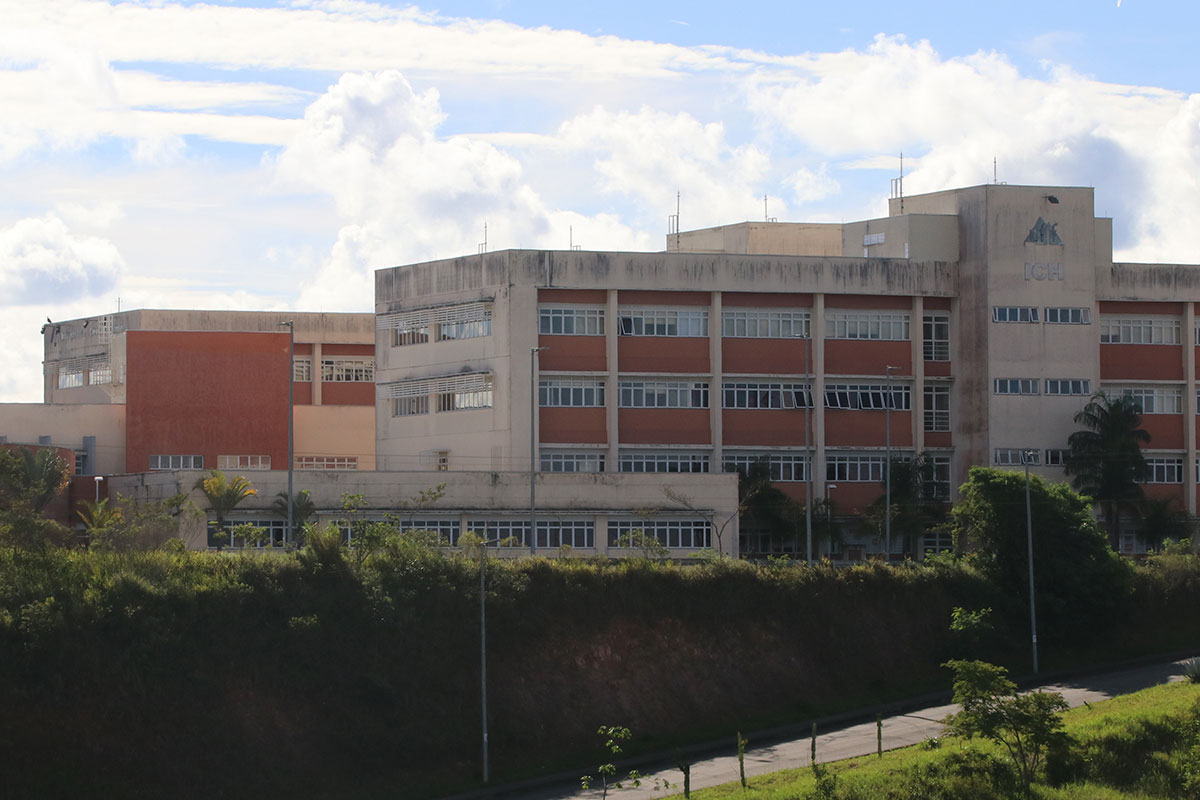 UFJF abre processo seletivo para professor substituto com salários de até R$ 8 mil