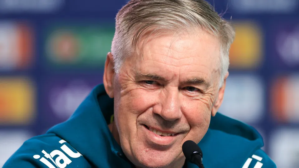 Ancelotti mantém dúvidas e amplia testes a uma semana da estreia da seleção na Copa