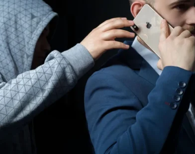 Apple prepara recurso que bloqueia iPhone após roubo